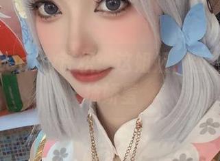 Selectedby许枳：这姐姐，图包中的一抹娇羞