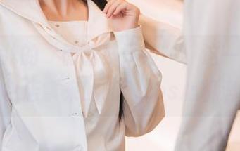 面饼仙儿的“德丽莎婚纱”，这一服装是从面包店拿来的嘛？cos心机满满！